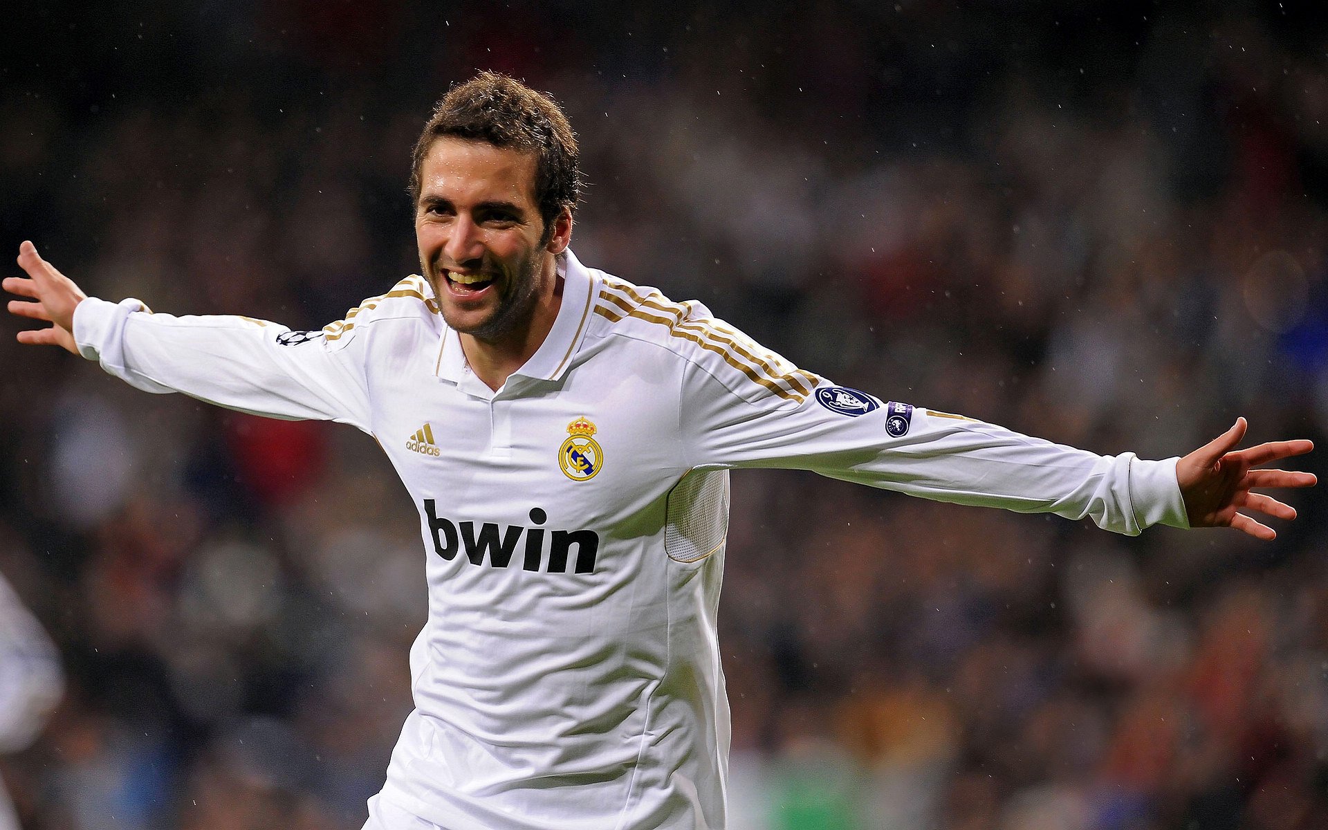 世界杯下注入口-时光不负追梦人，库里第十五季再登巅峰，MAD球迷见证传奇沸腾
